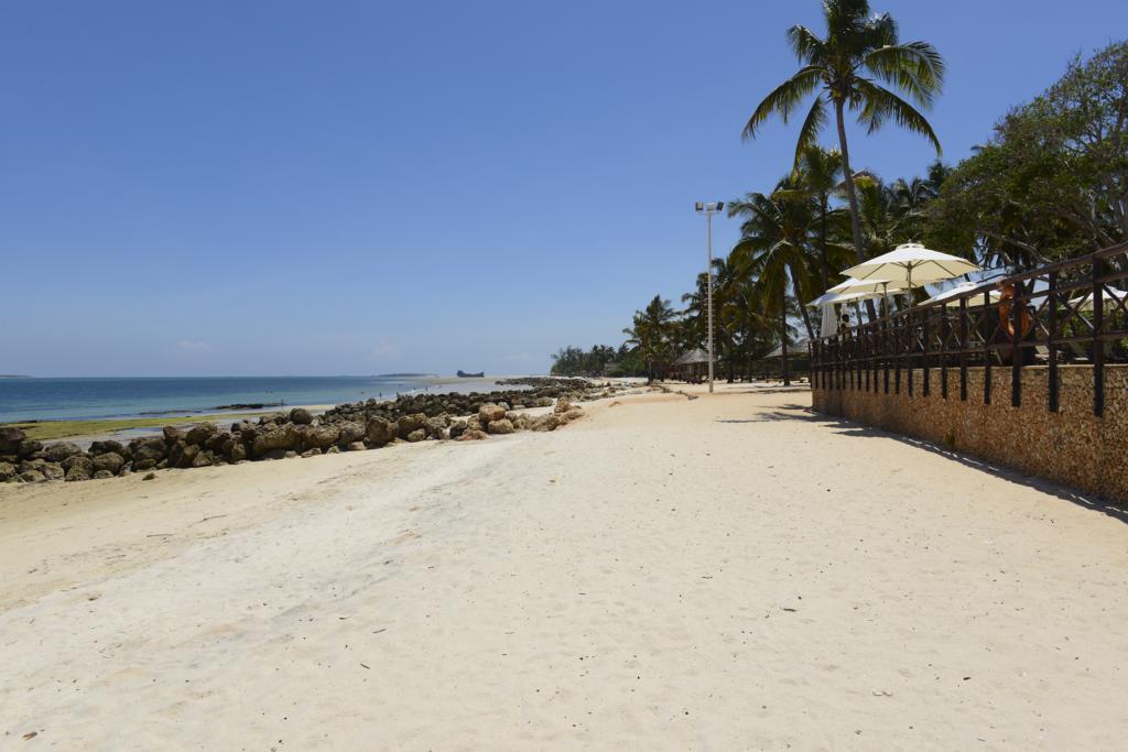 Ledger Plaza Bahari Beach Hotel Дар-эс-Саламе Экстерьер фото