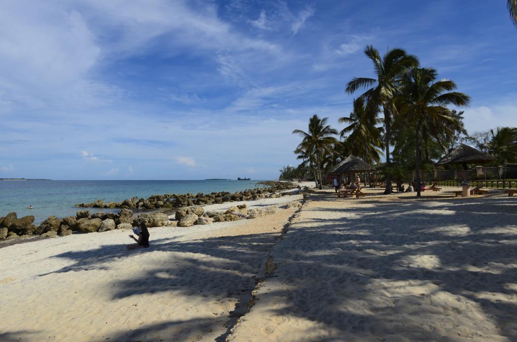 Ledger Plaza Bahari Beach Hotel Дар-эс-Саламе Экстерьер фото