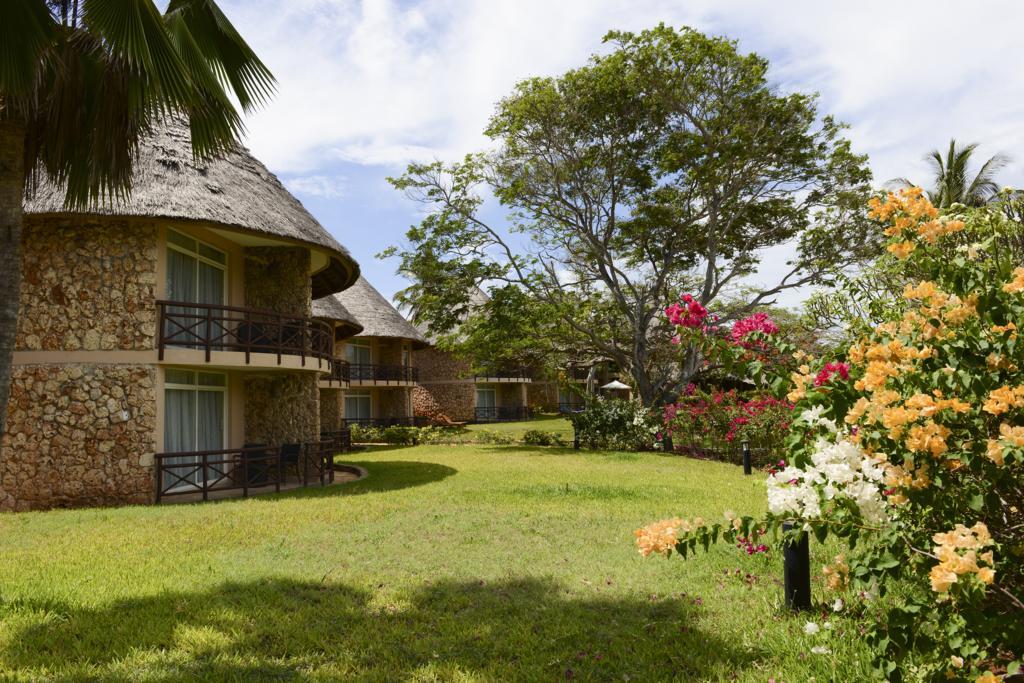 Ledger Plaza Bahari Beach Hotel Дар-эс-Саламе Экстерьер фото